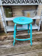 Brocante aqua groene kruk 48 cm hoog, Ophalen of Verzenden, Gebruikt, IJzer