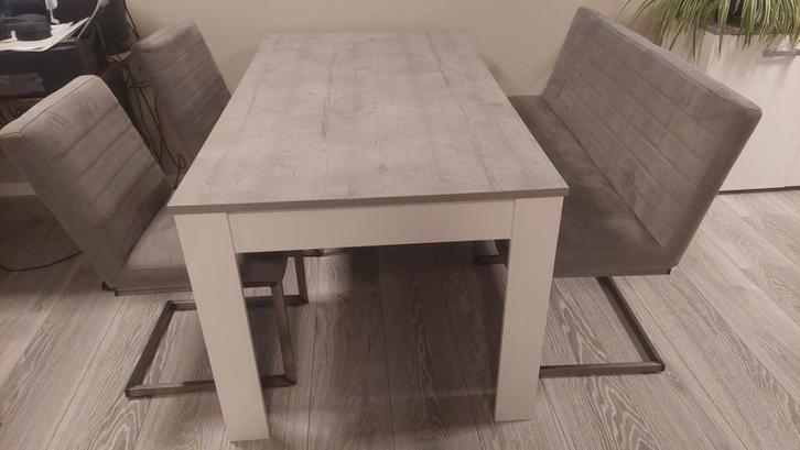Mooie grijze eettafel met 2 stoelen en bank – in topstaat!, Huis en Inrichting, Tafels | Eettafels, Zo goed als nieuw, 50 tot 100 cm