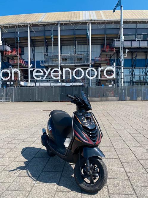 Piaggio zip 70cc, Fietsen en Brommers, Scooters | Piaggio, Zo goed als nieuw, Zip, Ophalen