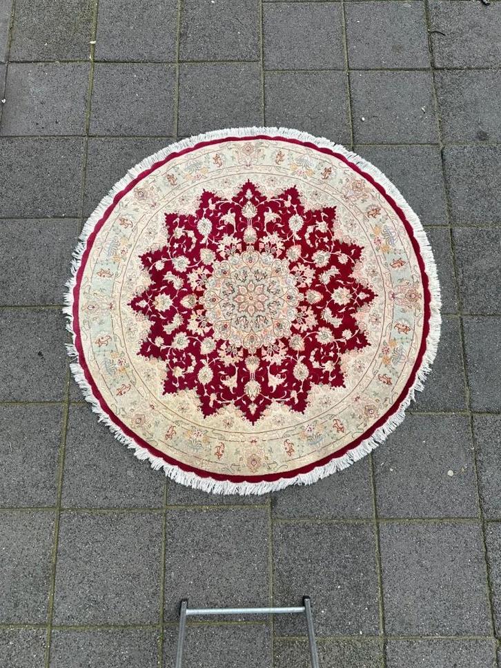 Round Perzisch Tabriz Tapijt 150 Ø (diameter), Huis en Inrichting, Stoffering | Tapijten en Kleden, Zo goed als nieuw, 100 tot 150 cm