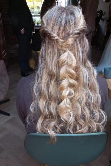 Hairstyling, kapster, hairstyliste beschikbaar voor biedingen