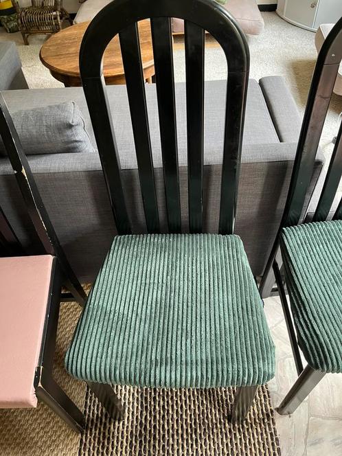 Vier stoelen (stoel) (recentelijk geherstoffeerd), Huis en Inrichting, Stoelen, Zo goed als nieuw, Vier, Ophalen