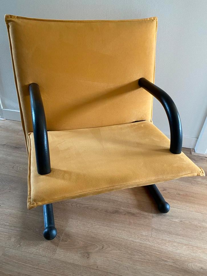Jaren ‘80 Memphis design fauteuil Arflex Burkhard Vogtherr, Huis en Inrichting, Fauteuils, Zo goed als nieuw, 50 tot 75 cm, 75 tot 100 cm