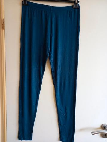 Petrol blauwgroen stretch legging maat 42-44,
viscose 95%  beschikbaar voor biedingen