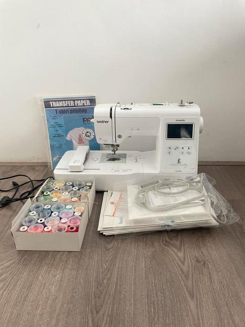 Brother Innov-is M240ED borduurmachine, Hobby en Vrije tijd, Borduren en Borduurmachines, Zo goed als nieuw, Borduurmachine, Machineborduren