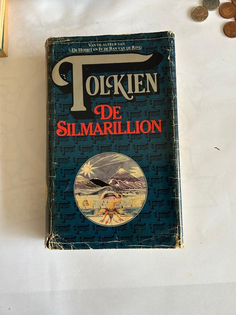 Tolkien de Silmarillion, Ophalen of Verzenden, Zo goed als nieuw