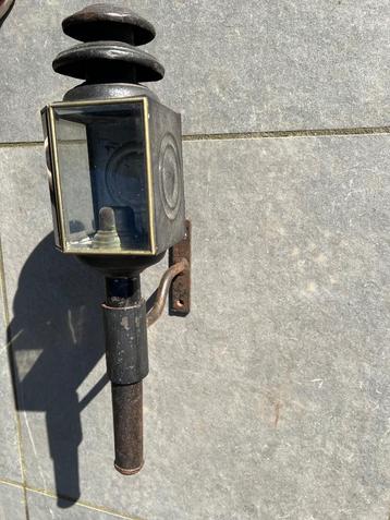 Antieke koetslamp beschikbaar voor biedingen