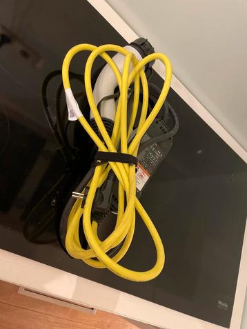 VW Passat Hybride Lader 220V - Geschikt voor meerdere auto's beschikbaar voor biedingen