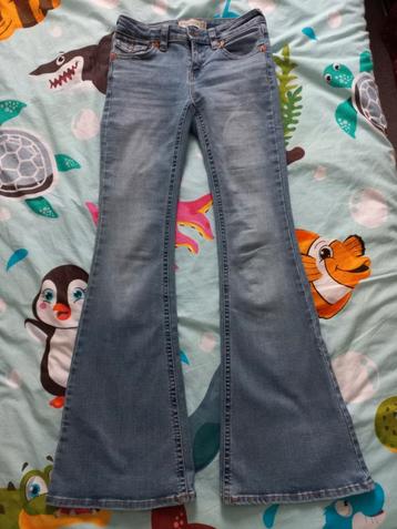 Stradivarius Jeans Mt 34 beschikbaar voor biedingen