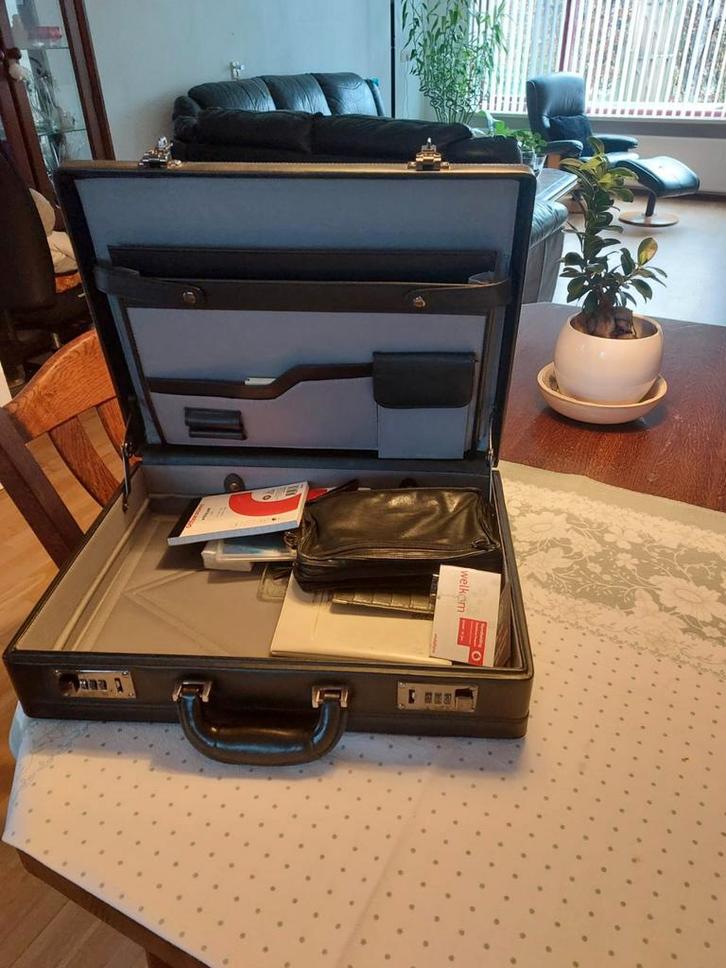 Pilotenkoffer/Attachékoffer Zwart, Sieraden, Tassen en Uiterlijk, Koffers, Hard kunststof, Minder dan 50 cm, Minder dan 35 cm