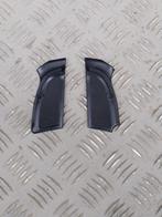 FN  Browning Hi-Power MK 2  Grips, Ophalen of Verzenden, Landmacht, Nederland, Embleem of Badge