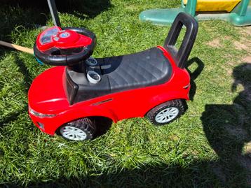 Loopauto met geluid. beschikbaar voor biedingen