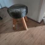 Grijs krukje, Ophalen, Zo goed als nieuw, Hout