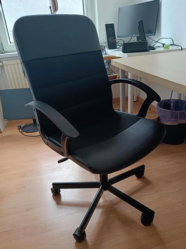 Zwarte bureaustoel - Schiedam (Ophalen voor 30 okt), Huis en Inrichting, Bureaustoelen, Gebruikt, Bureaustoel, Zwart, Ophalen