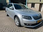Skoda Octavia 1.4/AUTOMAAT/bomvol opties/NIEUWE DISTRIBUTIE, Auto's, Zwart, 4 cilinders, 1192 kg, Origineel Nederlands