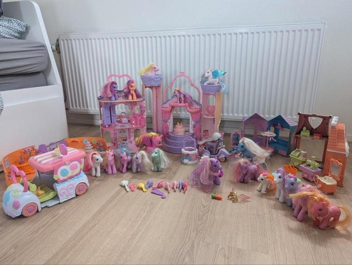 My Little Pony Collectie: Kasteel, ijscowagen & 21 Pony's!, Kinderen en Baby's, Speelgoed | My Little Pony, Gebruikt, Ophalen