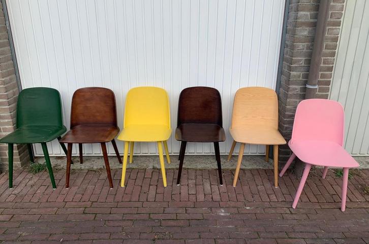 4x  Muuto Nerd eetkamerstoelen - David Geckeler design, Huis en Inrichting, Stoelen, Gebruikt, Vier, Hout, Overige kleuren, Ophalen