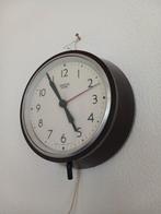 Industriële SMITHS Sectric wandklok - Vintage jaren 50-60, Ophalen of Verzenden, Gebruikt, Analoog, Wandklok
