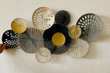 Metalen Wanddecoratie “Cirkelspel” beschikbaar voor biedingen