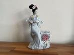 Porseleinen beeld van een Japanse dame Geisha 35 cm, Antiek en Kunst, Ophalen of Verzenden
