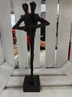 Bronzen beeld Klaas van den Berg, Ophalen