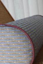 Lichtblauw rolkussen, Ophalen of Verzenden, Nieuw, Blauw, Cilindervormig