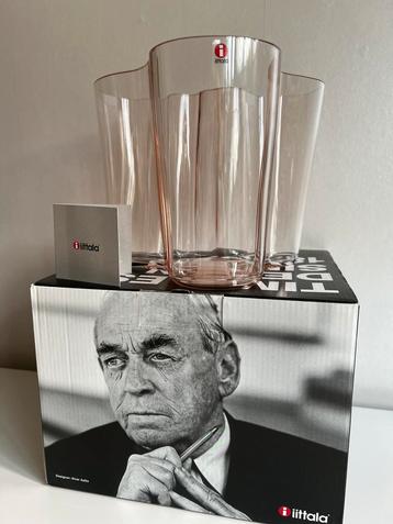 Nieuw Doos Iittala Alvar Aalto Savoy Vaas Salmon Pink 160 mm beschikbaar voor biedingen