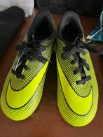 Nike voetbalschoenen - maat 31, Sport en Fitness, Voetbal, Maat XS of kleiner, Schoenen, Ophalen of Verzenden, Zo goed als nieuw