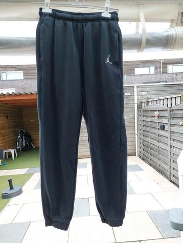 Merk kleding diverse maten beschikbaar voor biedingen