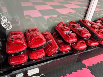 Twins Arm padsen M en L maat bijna nieuwe beschikbaar voor biedingen