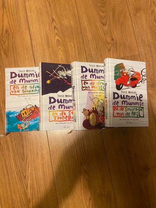 Tosca Menten - Dummie de mummie en de ster Thoeban, Boeken, Kinderboeken | Jeugd | onder 10 jaar, Zo goed als nieuw, Ophalen