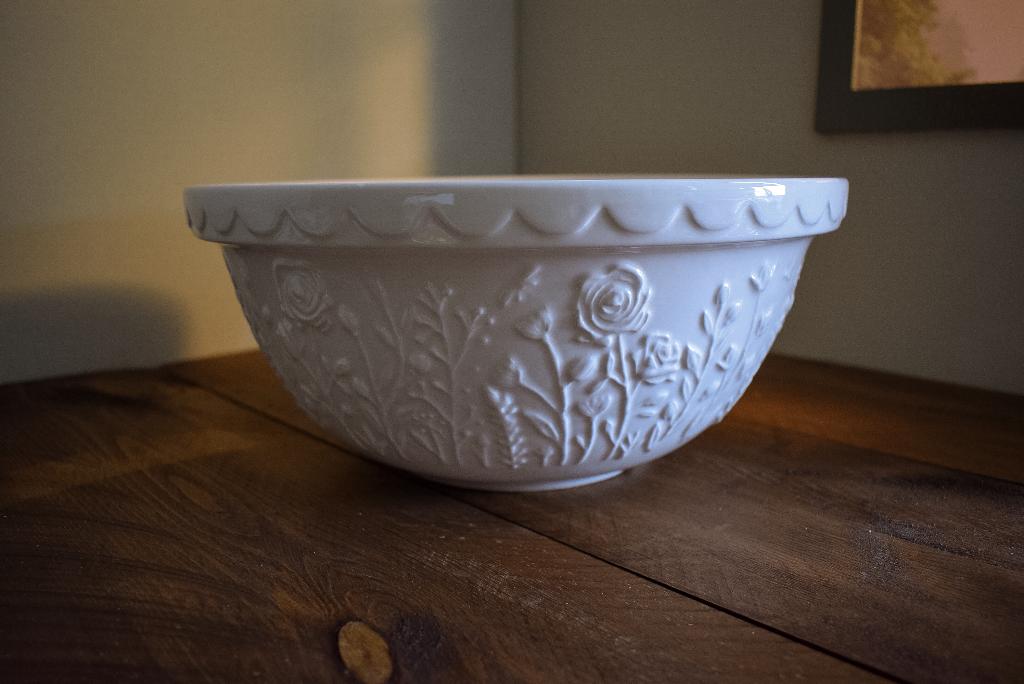 Mason Cash Mengkom - 30,5 cm room wit | In The Meadow Rose, Overige typen, Nieuw, Ophalen of Verzenden, Wit