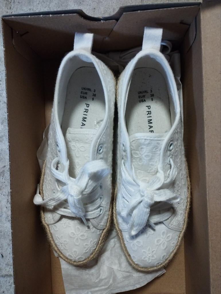 Dames schoenen voor de zomer, Ophalen of Verzenden, Zo goed als nieuw, Sneakers of Gympen