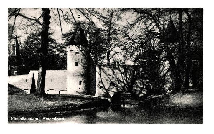 939318 Amersfoort Monnikendam 1956 Gelopen met postzegel, Verzamelen, Ansichtkaarten | Nederland, Gelopen, Utrecht, 1940 tot 1960