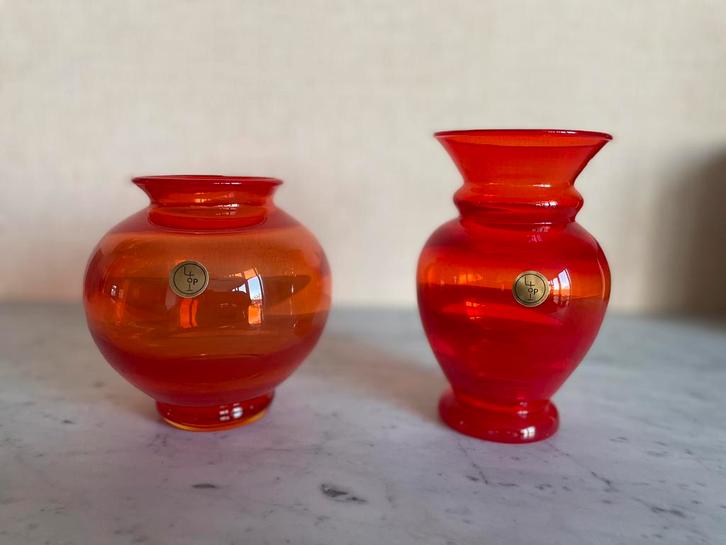 Oranjevaasje Maxima 50 en Amalia 18 Anna Carlgren, Verzamelen, Koninklijk Huis en Royalty, Nieuw, Overige typen, Nederland, Ophalen of Verzenden