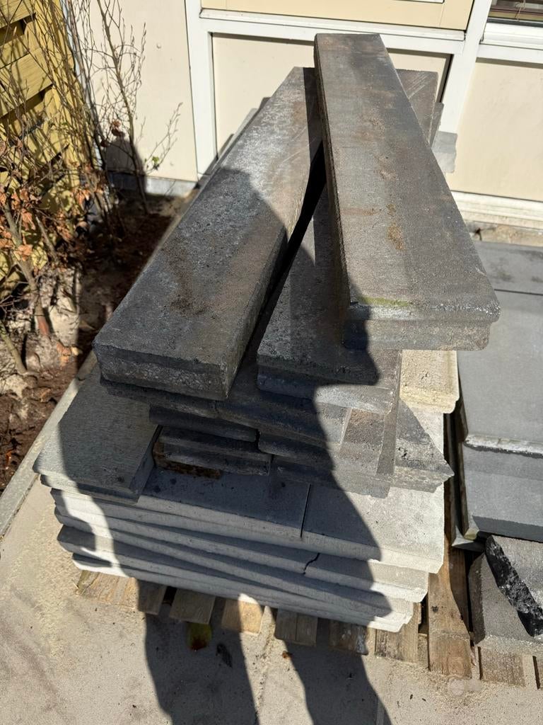 GRATIS: 9 opsluitbanden, grijs/antraciet, 5x100x15 cm, Tuin en Terras, Tegels en Klinkers, Ophalen, Gebruikt, Klinkers, 10 m² of meer