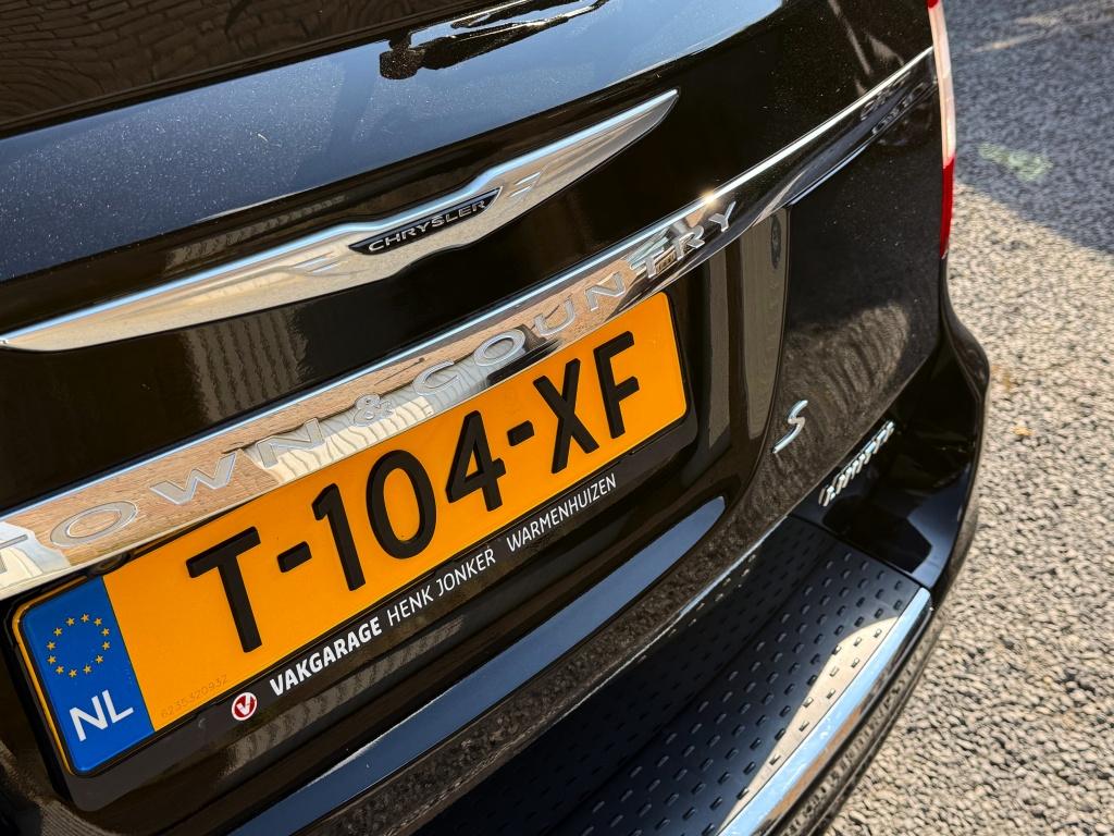 Chrysler Grand Voyager 3.6 V6 LIMITED BULL-BARS BLACK-S J.DA, Auto's, Chrysler, Automaat, Gebruikt, Grand Voyager, 287 pk