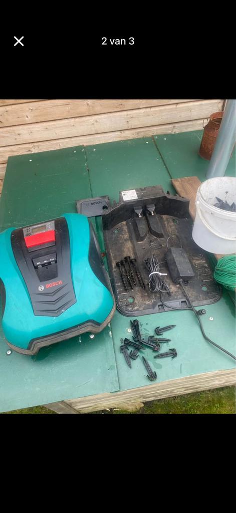 Bosch Indego 400 robotmaaier met laadstation, Tuin en Terras, Robotmaaiers, Ophalen of Verzenden, Gebruikt, 20 tot 25 cm