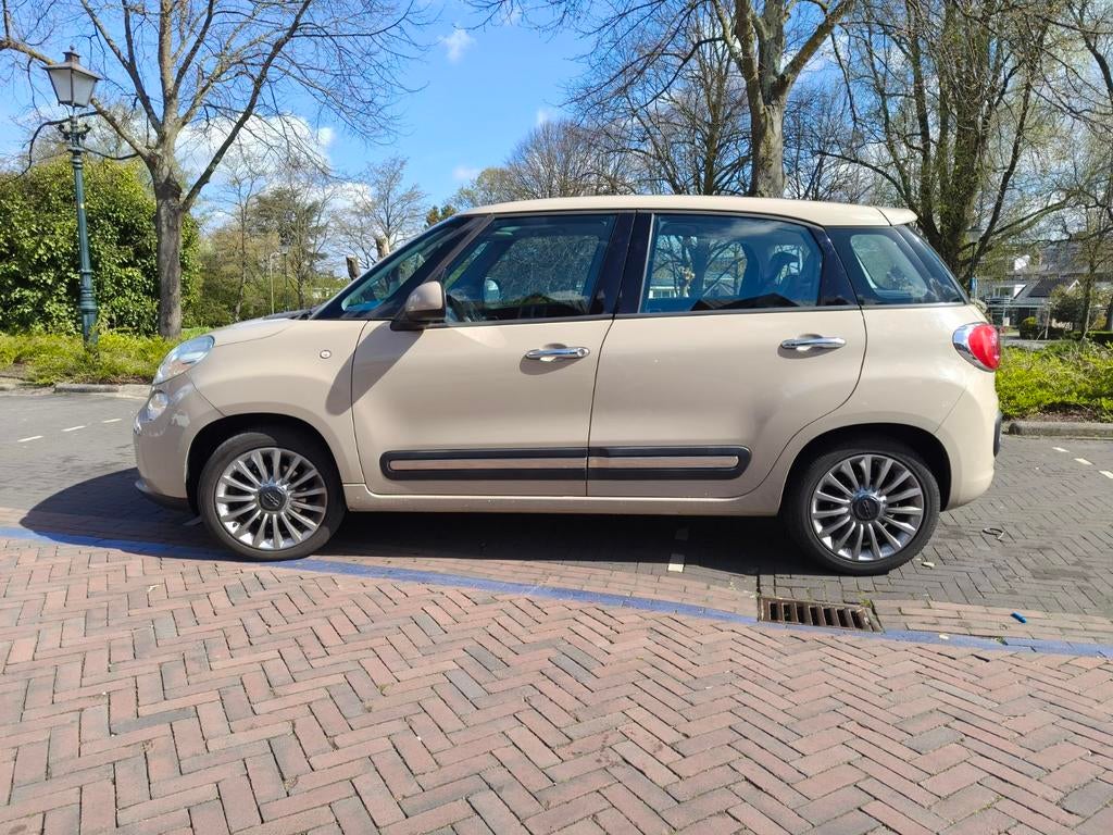 Fiat 500L 1.4 16V Lounge Cappuccino-kleur met panoramadak, Voorwielaandrijving, 400 kg, Leder en Stof, Beige
