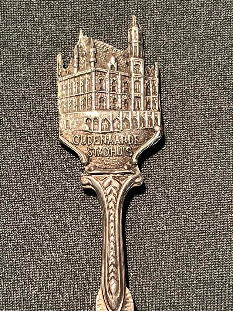 Oudenaarde Stadhuis., Ophalen of Verzenden