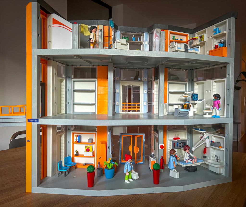 Playmobil Ziekenhuis compleet, Kinderen en Baby's, Speelgoed | Playmobil, Ophalen of Verzenden, Zo goed als nieuw, Complete set