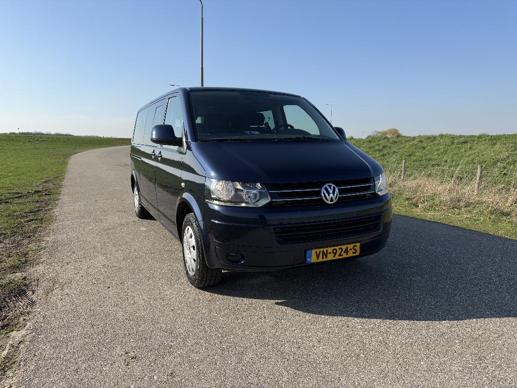 Volkswagen Caravelle Rolstoelbus 2012 5 zitpl. + rolstoel, Auto's, Bestelauto's, Euro 5, Stof, 4 cilinders, Grijs