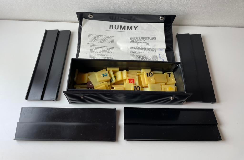Vintage Rummikub Reisspel 22,5x7,5x6,5cm Tile Rummy AM87, Ophalen, Zo goed als nieuw, Reisspel