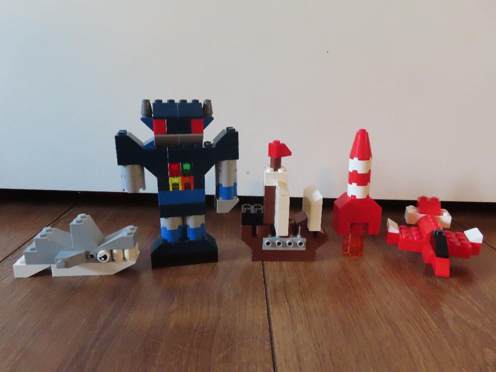 Lego Classic 10693 - robot, raket, piraat schip en haai, Gebruikt, Overige thema's, Lego, Ophalen of Verzenden