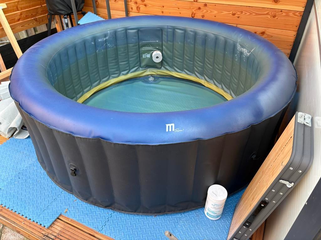 Zes persoons opblaasbaar bubbelbad - jacuzzi, Tuin en Terras, Bubbelbaden en Hottubs, Ophalen of Verzenden, Gebruikt, Opblaasbaar