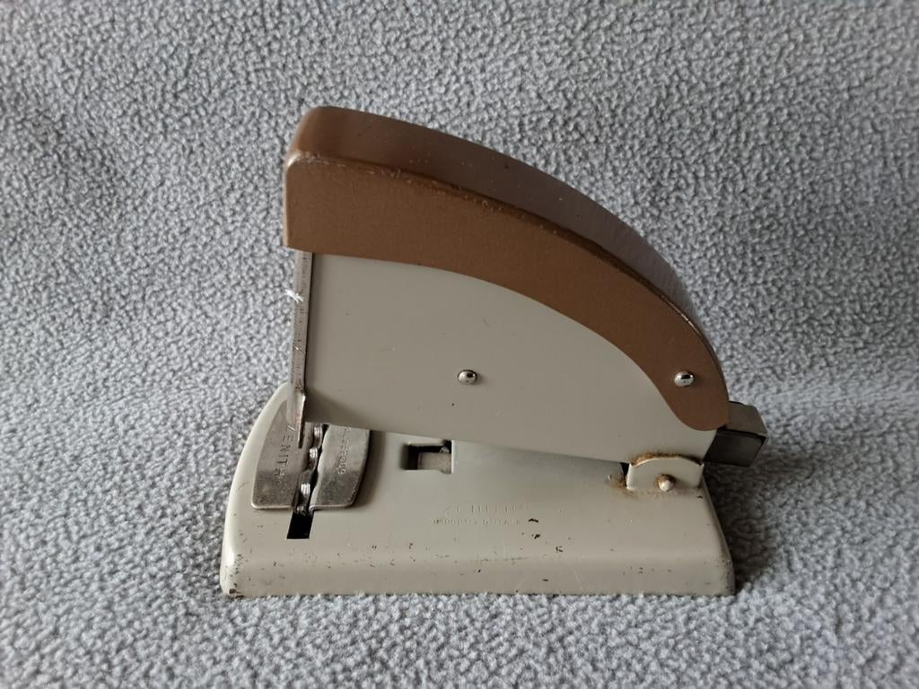 Oude nietmachine, Ophalen of Verzenden