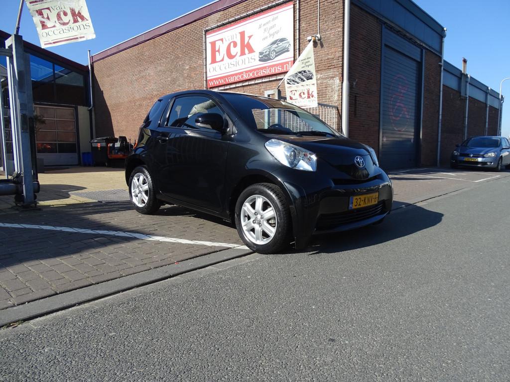 Toyota iQ 1.0 VVTi Comfort (bj 2010), Auto's, Toyota, Stof, Gebruikt, Zwart, 4 stoelen