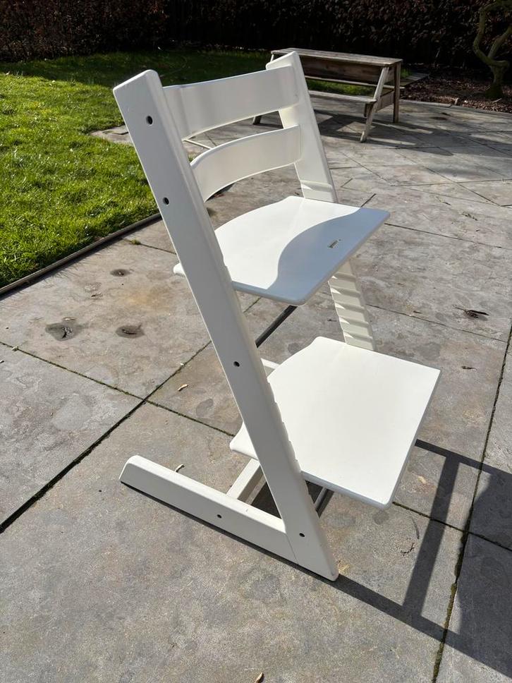 Stokke Tripp Trapp kinderstoel - Wit, Kinderen en Baby's, Kinderstoelen, Zo goed als nieuw, Meegroeistoel, Aanschuifbaar, Ophalen