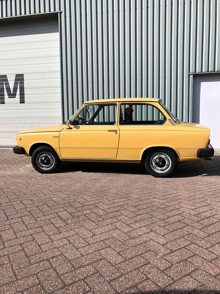 Te Koop DAF/ Volvo 66 ZEER MOOI, Auto's, Oldtimers, Bedrijf, Lederen bekleding, Daf, Benzine, Sedan, Automaat, Geel, Zwart, Leder