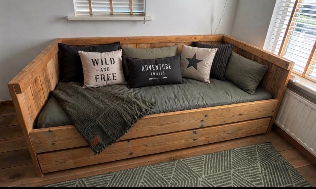 Robuust steigerhouten bed, Ophalen, Gebruikt, 90 cm, Eenpersoons